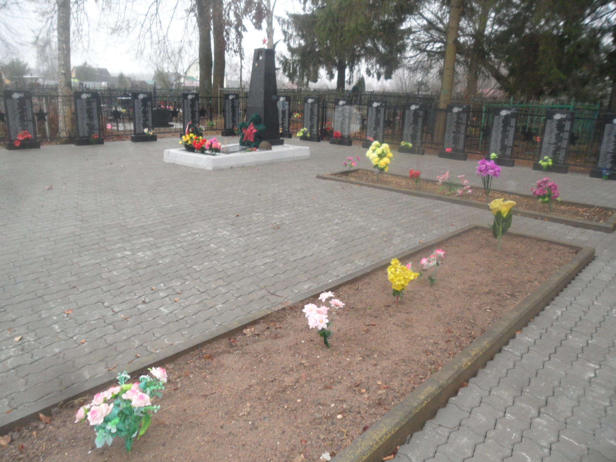 Братская могила воинов Советской Армии погибших в 1943 г.